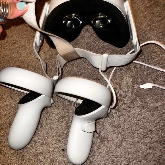 VR headset - Picture 2 of 5